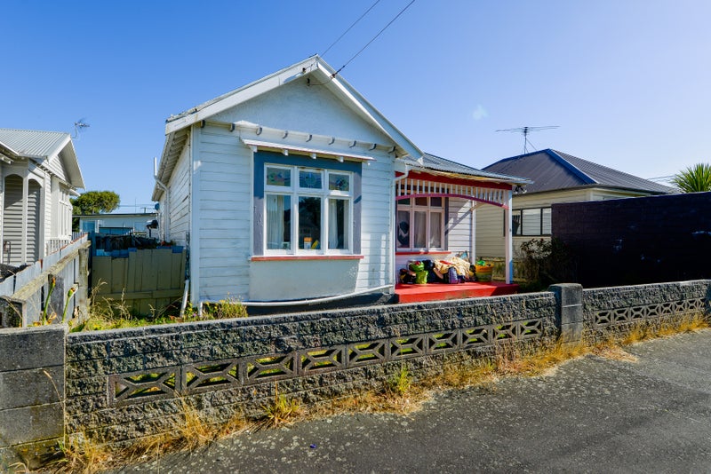 14 Douglas Street, Saint Kilda, Dunedin - Carousel 1