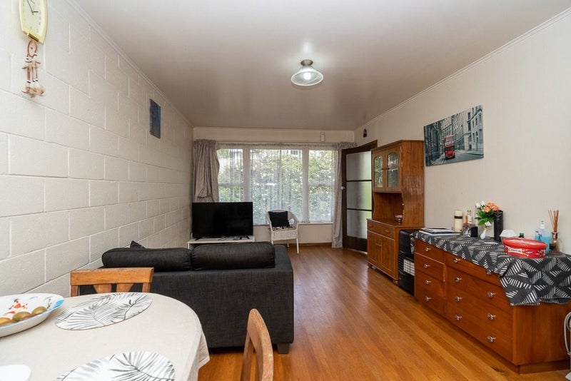 4/3 Von Tempsky Street, Hamilton East, Hamilton - Carousel 2