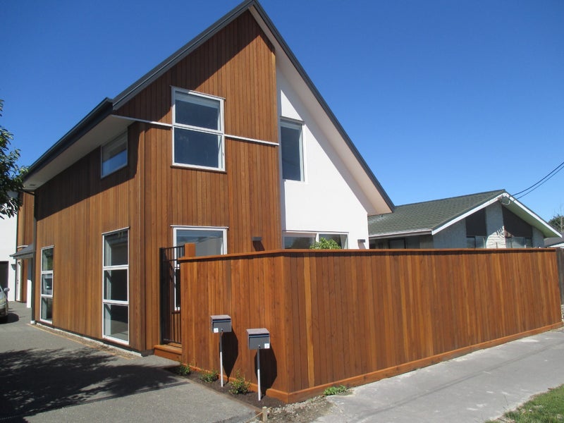 132 Edgeware Road, St Albans, Christchurch - Carousel 1