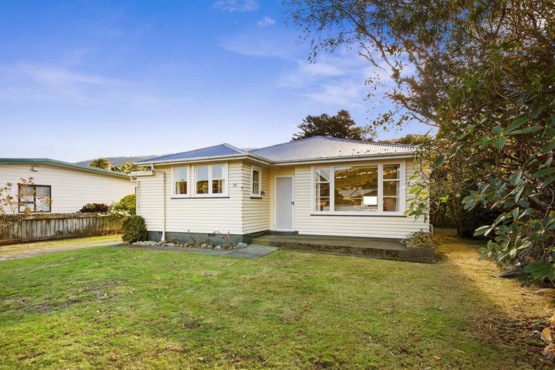 83 Oxford Street, Tawa, Wellington - Carousel 1