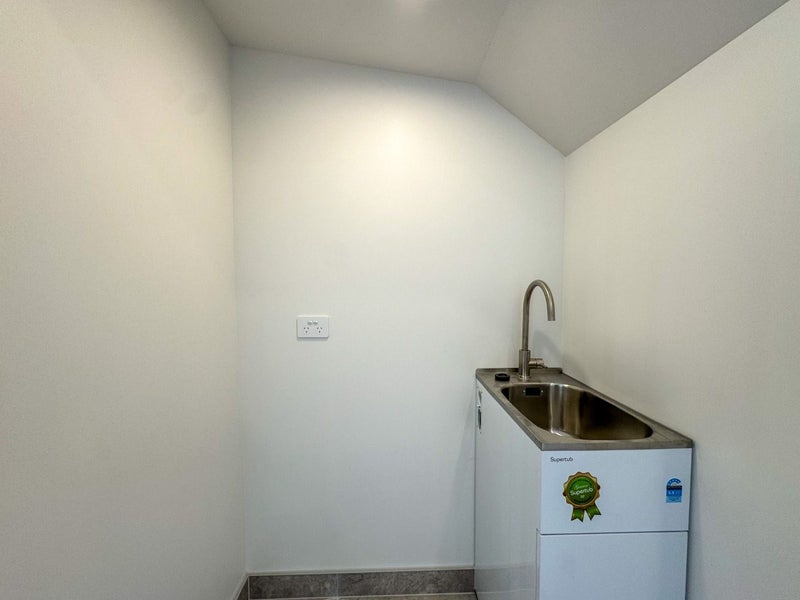 30B Flaxdale Street, Birkdale, Auckland - Carousel 11