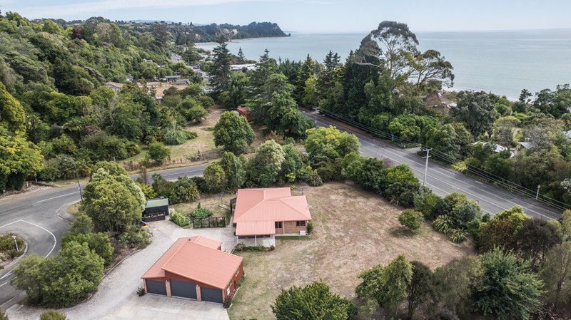 1 Crusader Drive, Ruby Bay, Mapua - Carousel 1