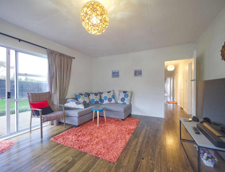 20A Coronation Street, Belmont, Auckland - Carousel 2