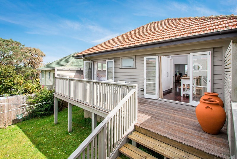 8 Herringson Avenue, Grey Lynn, Auckland - Carousel 1
