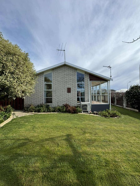 17 Beeston Place, Redwood, Christchurch - Carousel 2