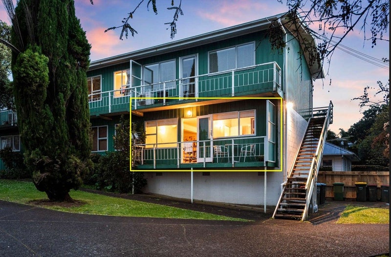 9/23 Fairview Road, Mount Eden, Auckland - Carousel 1