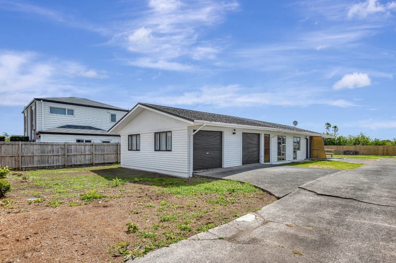 16 Berwyn Avenue, Takanini, Auckland - Carousel 1