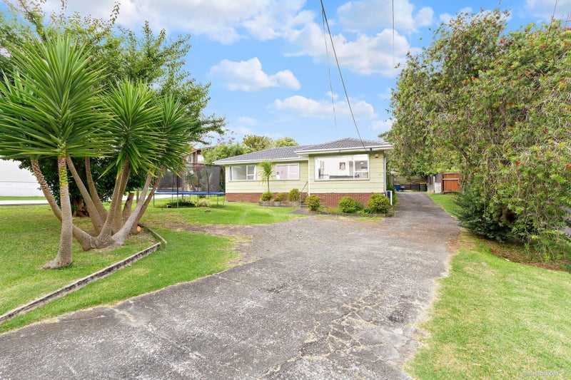 38 Sylvan Crescent, Te Atatu South, Auckland - Carousel 2