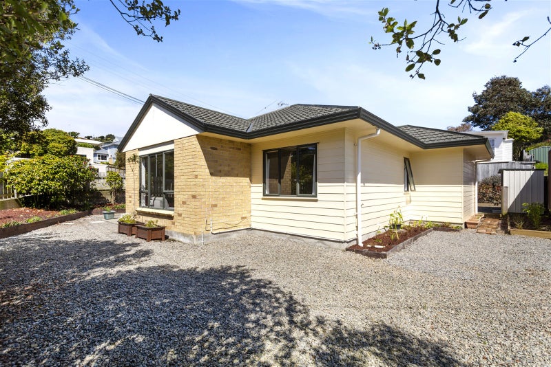 5 Ranui Terrace, Tawa, Wellington - Carousel 2