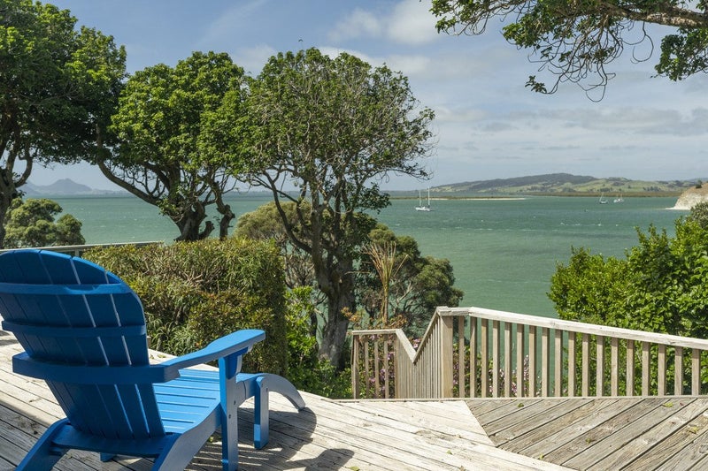 11 Cliff Street, Onerahi, Whangarei - Carousel 1