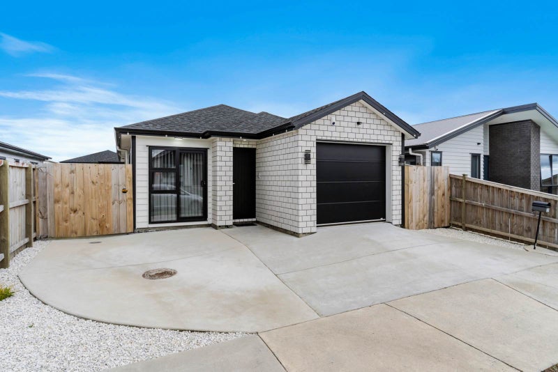 21 Survila Street, Takanini, Auckland - Carousel 1