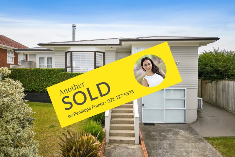 57 La Trobe Street, Pakuranga Heights, Auckland - Carousel 1