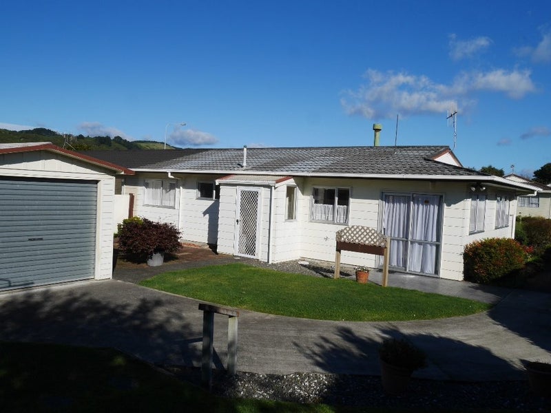 17 Manawa Avenue, Raumati Beach, Paraparaumu - Carousel 1