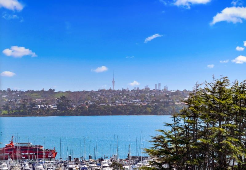 14 Icarus Place, Half Moon Bay, Auckland - Carousel 1