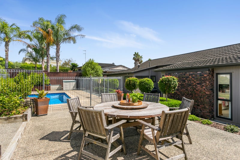 23 Fratley Avenue, Farm Cove, Auckland - Carousel 1