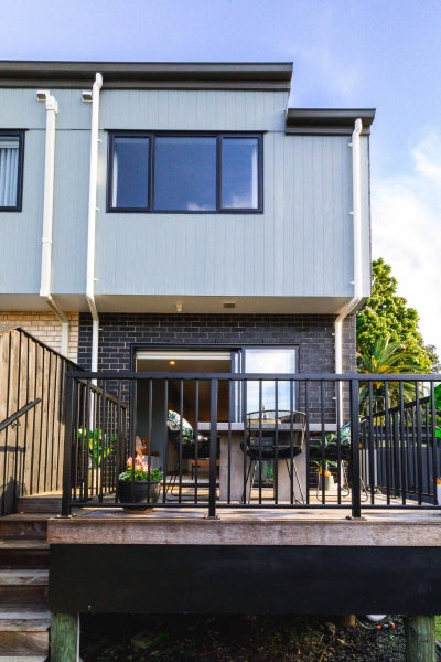 2 Mah Lane, Hillsborough, Auckland - Carousel 23