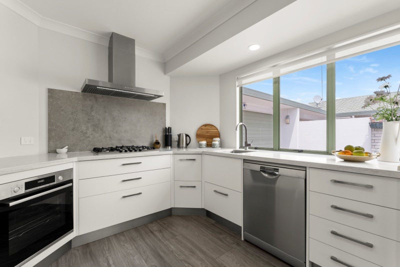 100A Pacific View Road, Papamoa Beach, Papamoa - Carousel 2