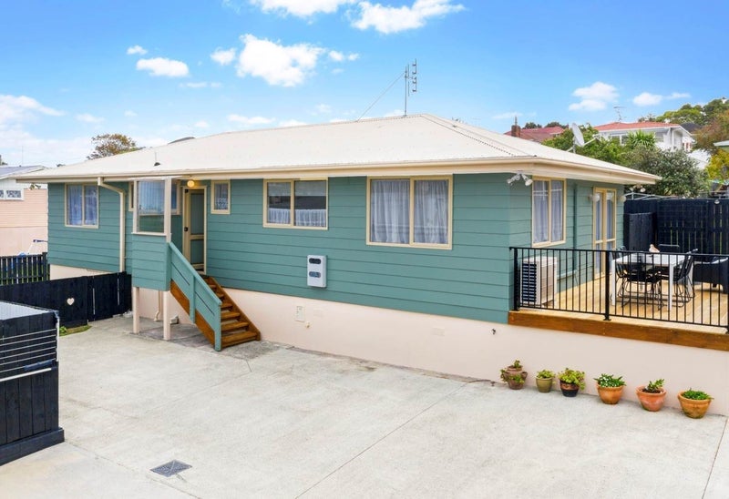 10A Whittle Place, New Windsor, Auckland - Carousel 2