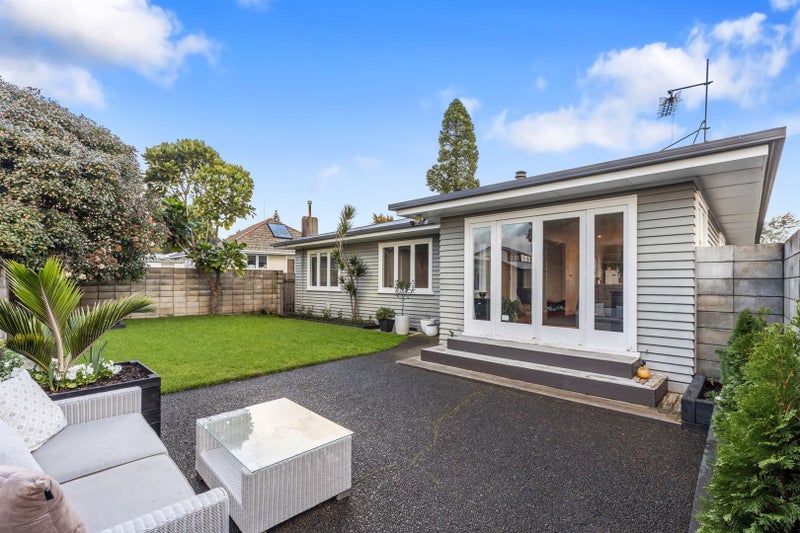 27 Landview Road, Parkvale, Tauranga - Carousel 1