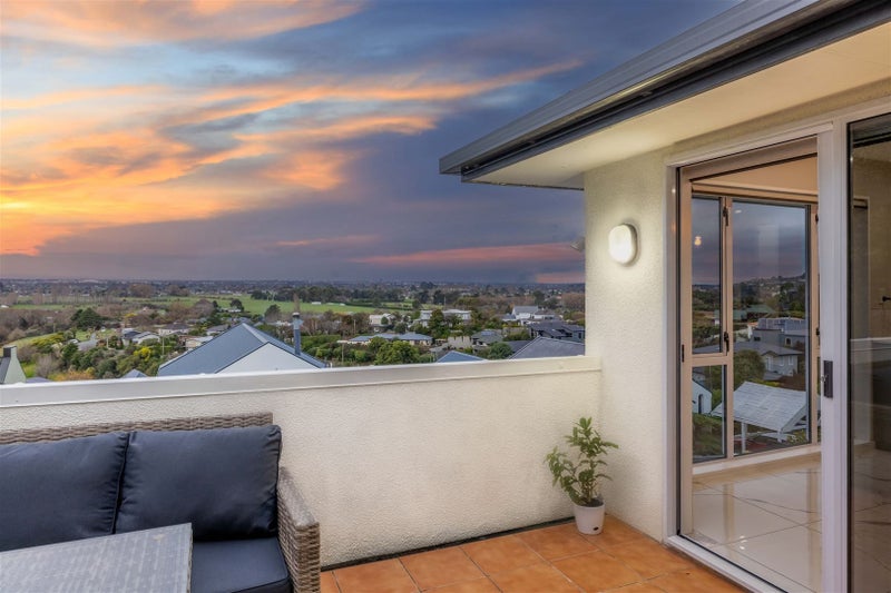 1/5 Uldale Place, Westmorland, Christchurch - Carousel 1