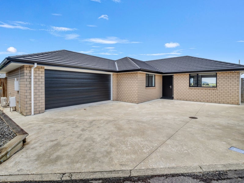 36 Varsity Heights, Fitzherbert, Palmerston North - Carousel 2