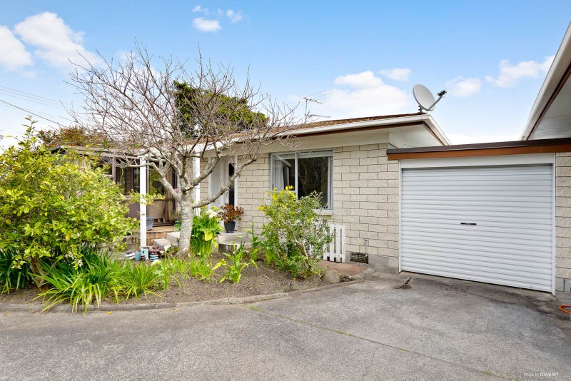 1/37 Eversleigh Road, Belmont, Auckland - Carousel 1
