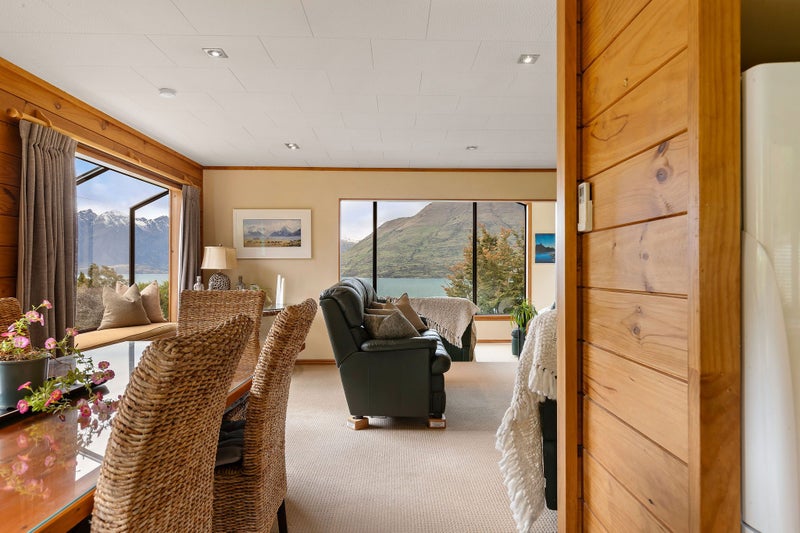 9 Evergreen Place, Sunshine Bay, Queenstown - Carousel 2