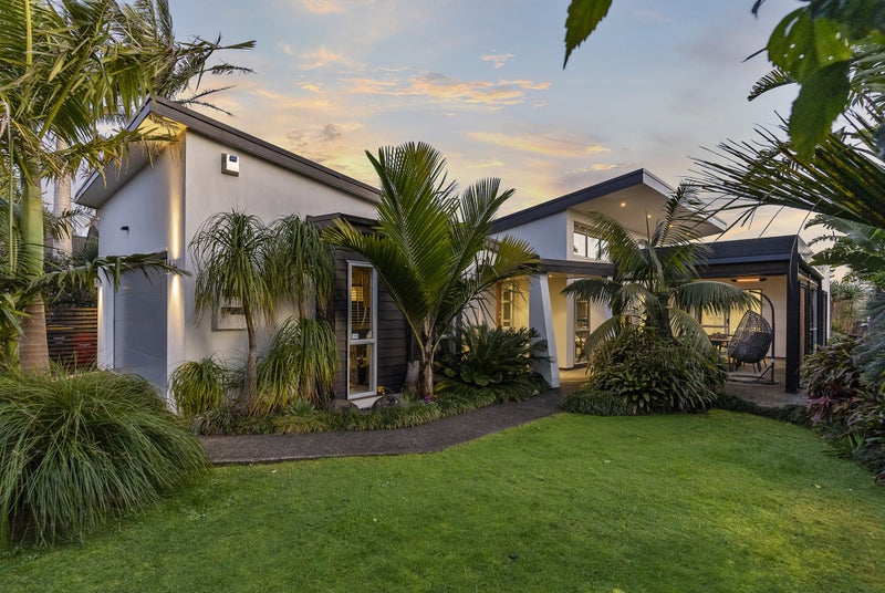 42 Pitoitoi Avenue, Greenhithe, Auckland - Carousel 1