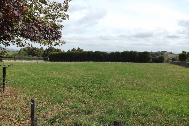 1 Kahikatea Drive, Melville, Hamilton - Carousel 1