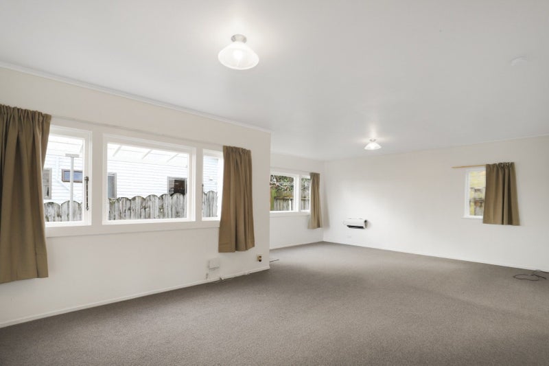 32A Bannerman Road, Morningside, Auckland - Carousel 2