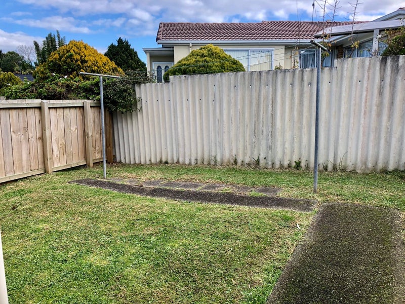 1/109 Sycamore Drive, Sunnynook, Auckland - Carousel 7
