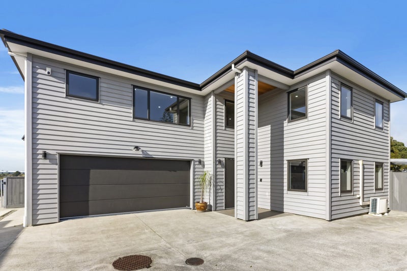 12A Riverina Avenue, Pakuranga, Auckland - Carousel 1