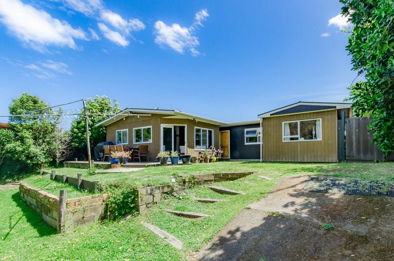 12B Percival Road, Paraparaumu Beach, Paraparaumu - Carousel 1