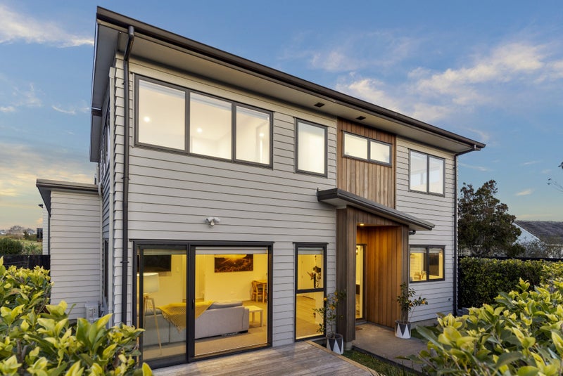 10A Kestrel Place, Wai o Taiki Bay, Auckland - Carousel 2