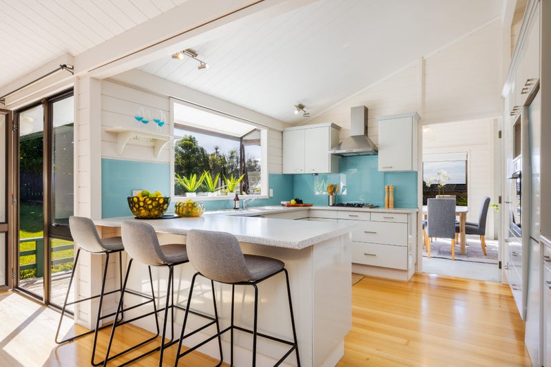 49 Polkinghorne Drive, Manly, Whangaparaoa - Carousel 1