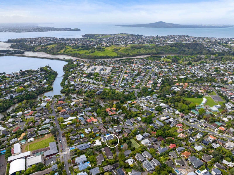 39B Waiatarua Road, Remuera, Auckland - Carousel 6