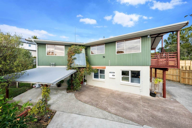 2/36 Sylvan Crescent, Te Atatū South, Auckland - Carousel 1