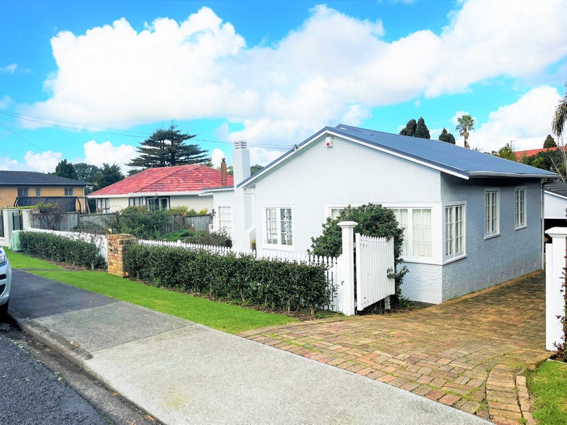89 Uxbridge Road, Cockle Bay, Auckland - Carousel 2