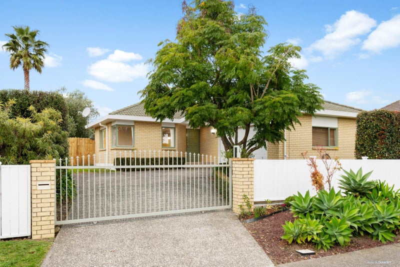 144 Kilkenny Drive, East Tamaki Heights, Auckland - Carousel 1