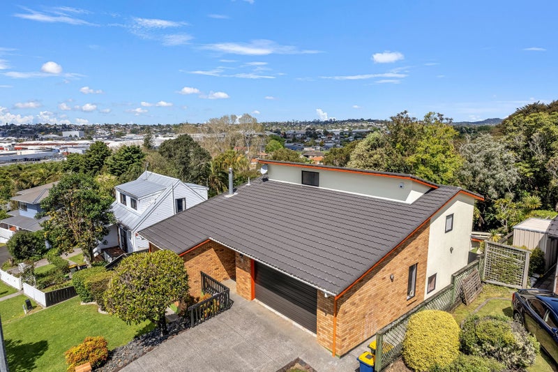 64 Rhinevale Close, Henderson, Auckland - Carousel 2