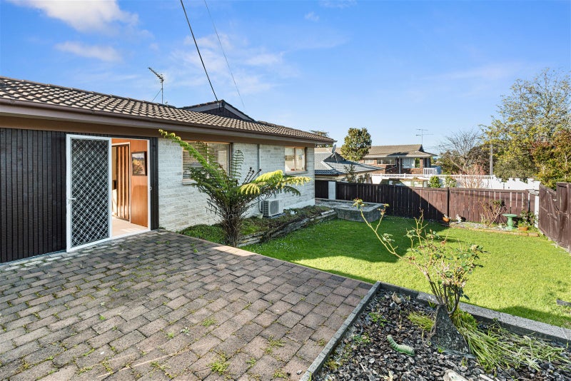 1/24 Moore Street, Hillcrest, Auckland - Carousel 1