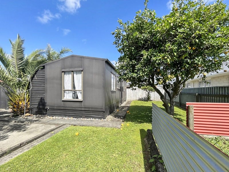 2A Hendon Place, West End, Palmerston North - Carousel 2