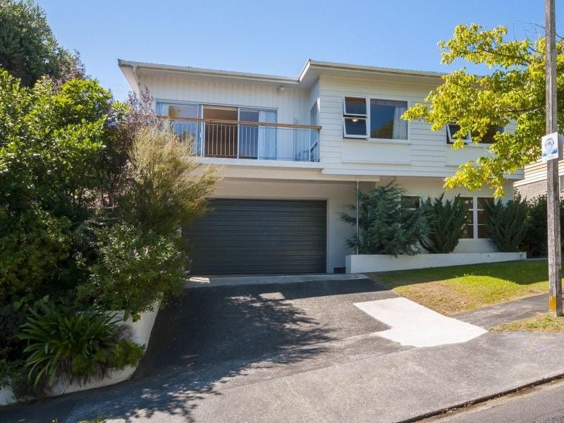 2 Volkner Grove, Waterloo, Lower Hutt - Carousel 1