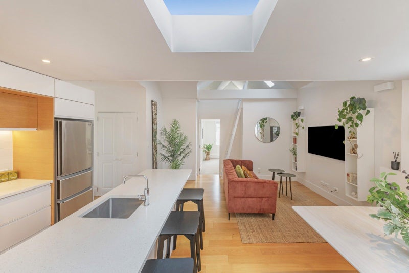 8 Yale Road, Mount Cook, Wellington - Carousel 2