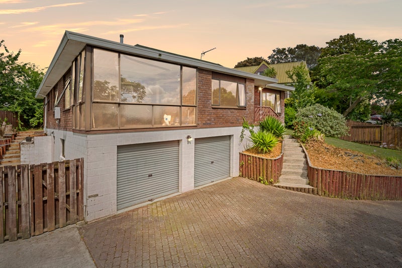 6 Exeter Street, Glenview, Hamilton - Carousel 1