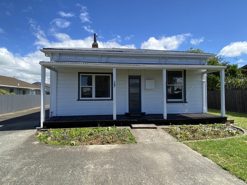 207 High Street, Dannevirke - Carousel 1