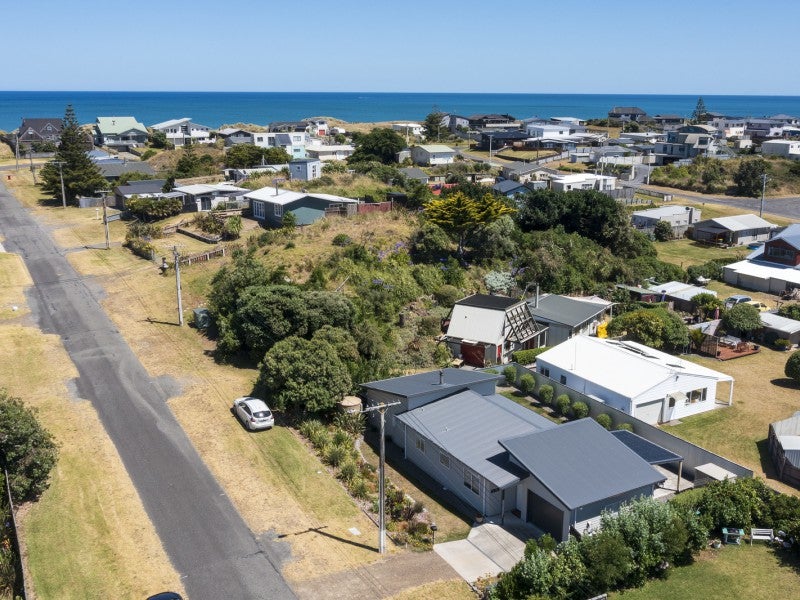 5 Mack Street, Foxton Beach, Foxton - Carousel 2