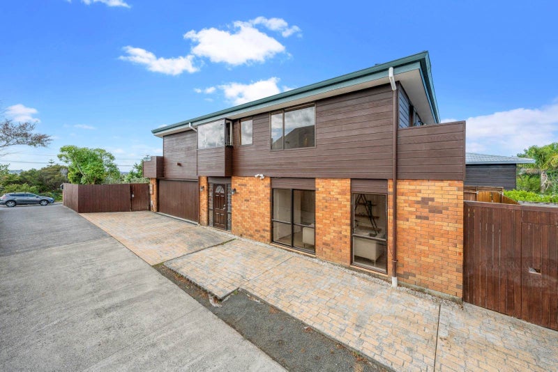 1/718 East Coast Road, Pinehill, Auckland - Carousel 1