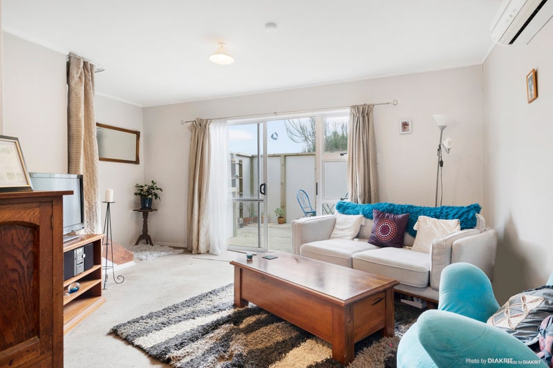 27B Omega Street, Newlands, Wellington - Carousel 1