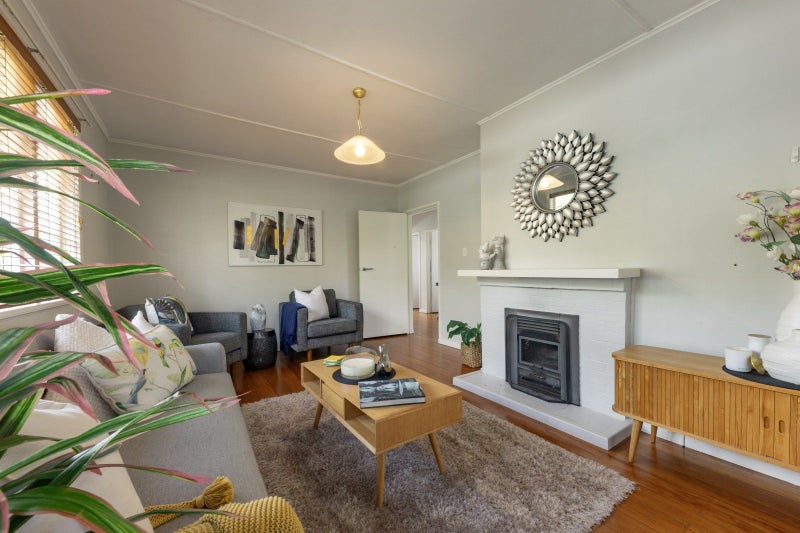 7 Houpara Street, One Tree Hill, Auckland - Carousel 2